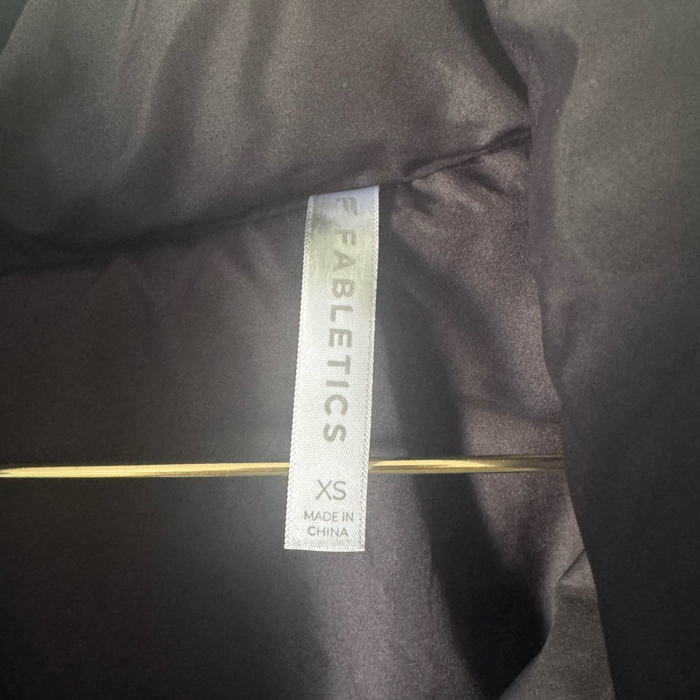 Fabletics Black Puffer - Picture 2 of 6